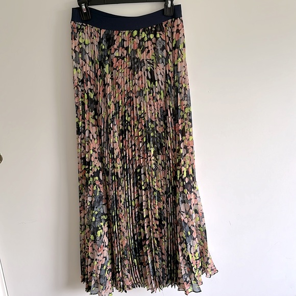 BCBGMaxAzria Maxi Multi Color Pleated Lined Skirt Size XS - Picture 6 of 6